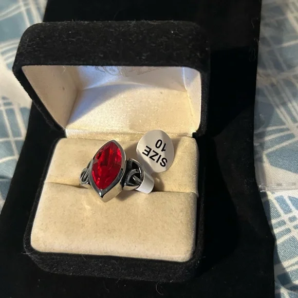 🔥🆕🔥Celtic Knot Ring - Picture 2 of 3